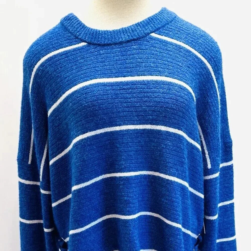 NWT SO GOODS FOR LIFE Junior Long Sleeve Pullover Round Neck Blue Sweater Size L